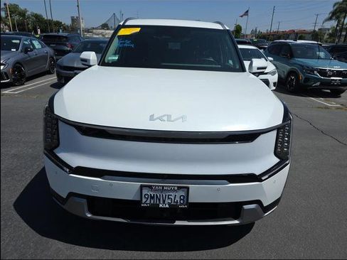 Certified 2024 Kia EV9 Land AWD/4WD image 2