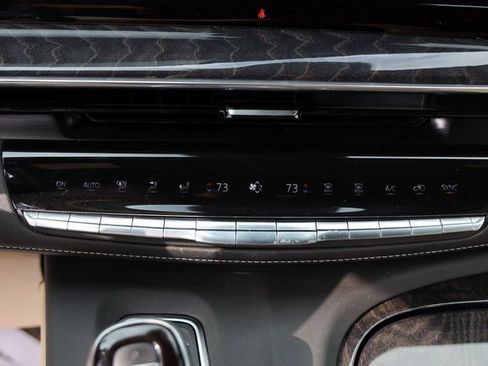 Certified 2022 Cadillac Escalade Premium Luxury image 20