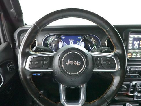 Used 2021 Jeep Wrangler Unlimited Sahara AWD/4WD image 12