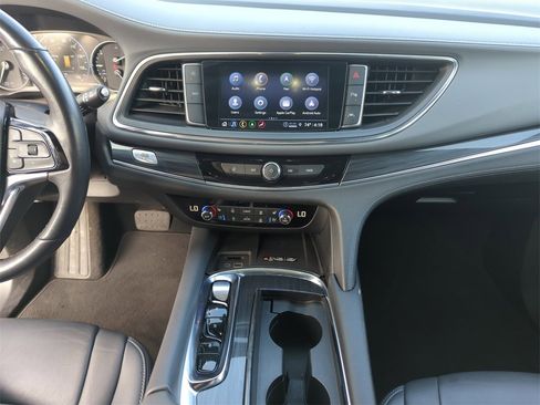 Used 2024 Buick Enclave Premium image 25