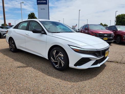 New 2025 Hyundai Elantra Sport image 4