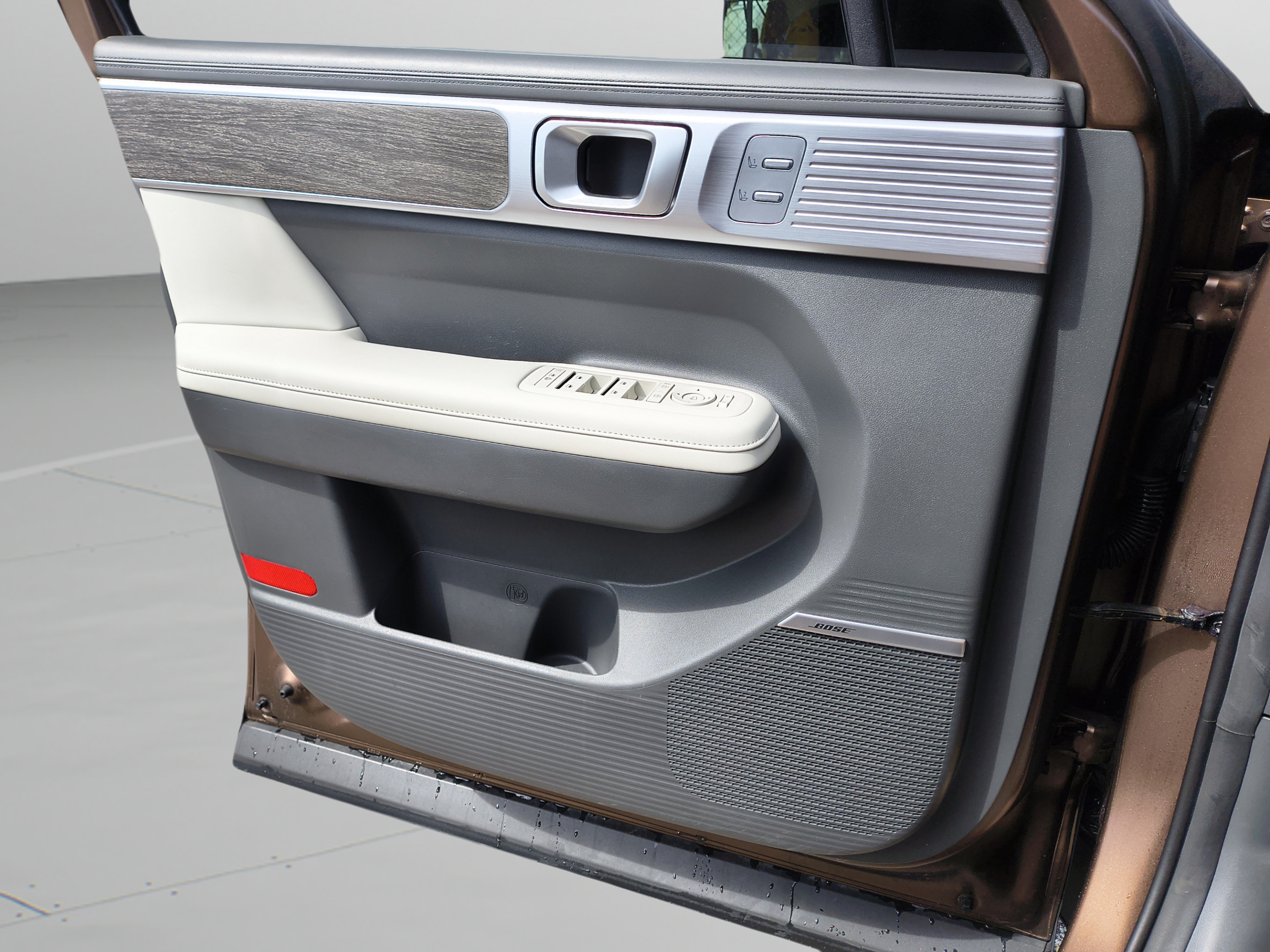 Used 2024 Hyundai Santa Fe Limited FWD image 27