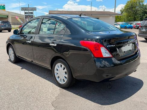 Used 2012 Nissan Versa SV w/ Convenience Pkg FWD image 6