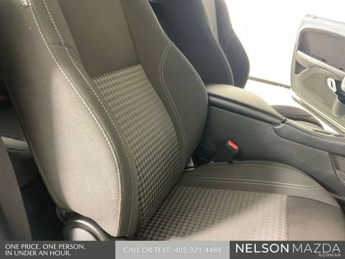 Used 2023 Dodge Challenger SXT RWD image 21