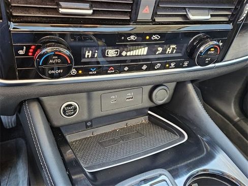 Used 2021 Nissan Rogue Platinum image 22