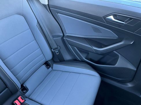 Used 2025 Volkswagen Jetta SE image 37