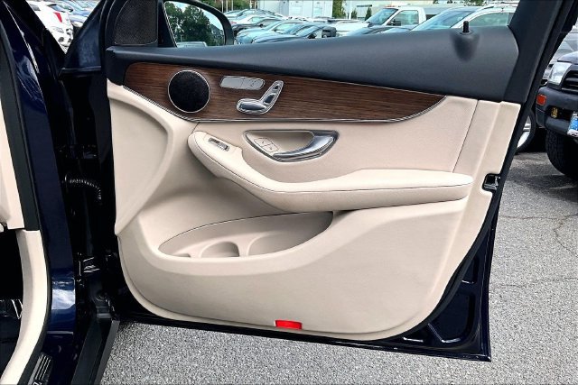 Used 2021 Mercedes-Benz GLC 300 4MATIC image 19