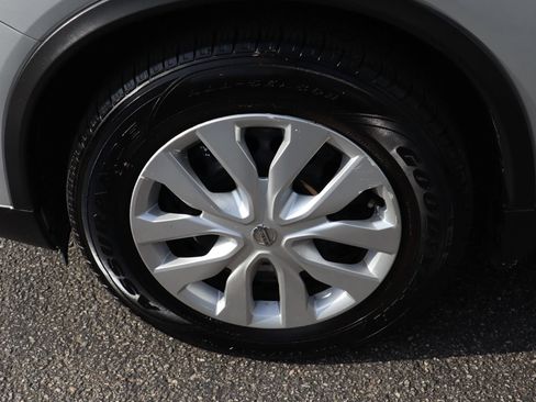 Used 2016 Nissan Rogue S FWD image 31