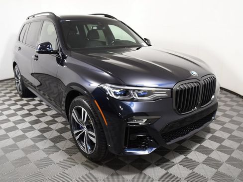 Used 2021 BMW X7 M50i w/ Cold Weather Package AWD/4WD image 9
