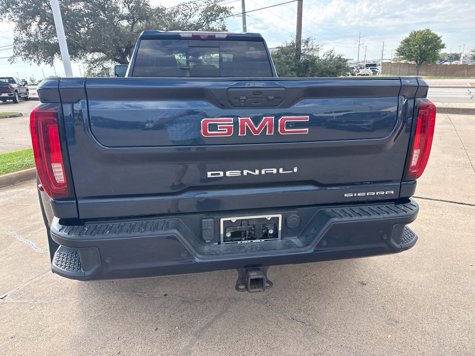 Used 2022 GMC Sierra 3500 Denali w/ Denali Ultimate Package AWD/4WD image 6