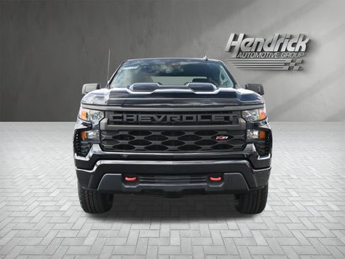 Used 2022 Chevrolet Silverado 1500 Custom Trail Boss AWD/4WD image 3