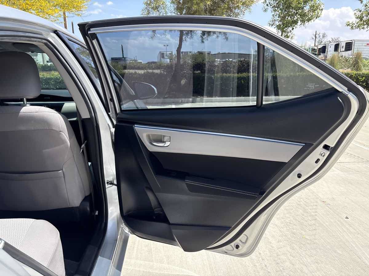 Used 2015 Toyota Corolla LE FWD image 13