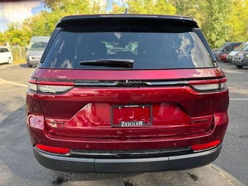 New 2025 Jeep Grand Cherokee Limited w/ Black Appearance Package image 10