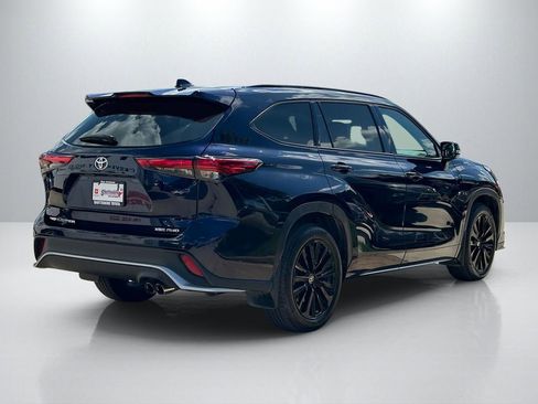 Used 2023 Toyota Highlander XSE AWD/4WD image 5