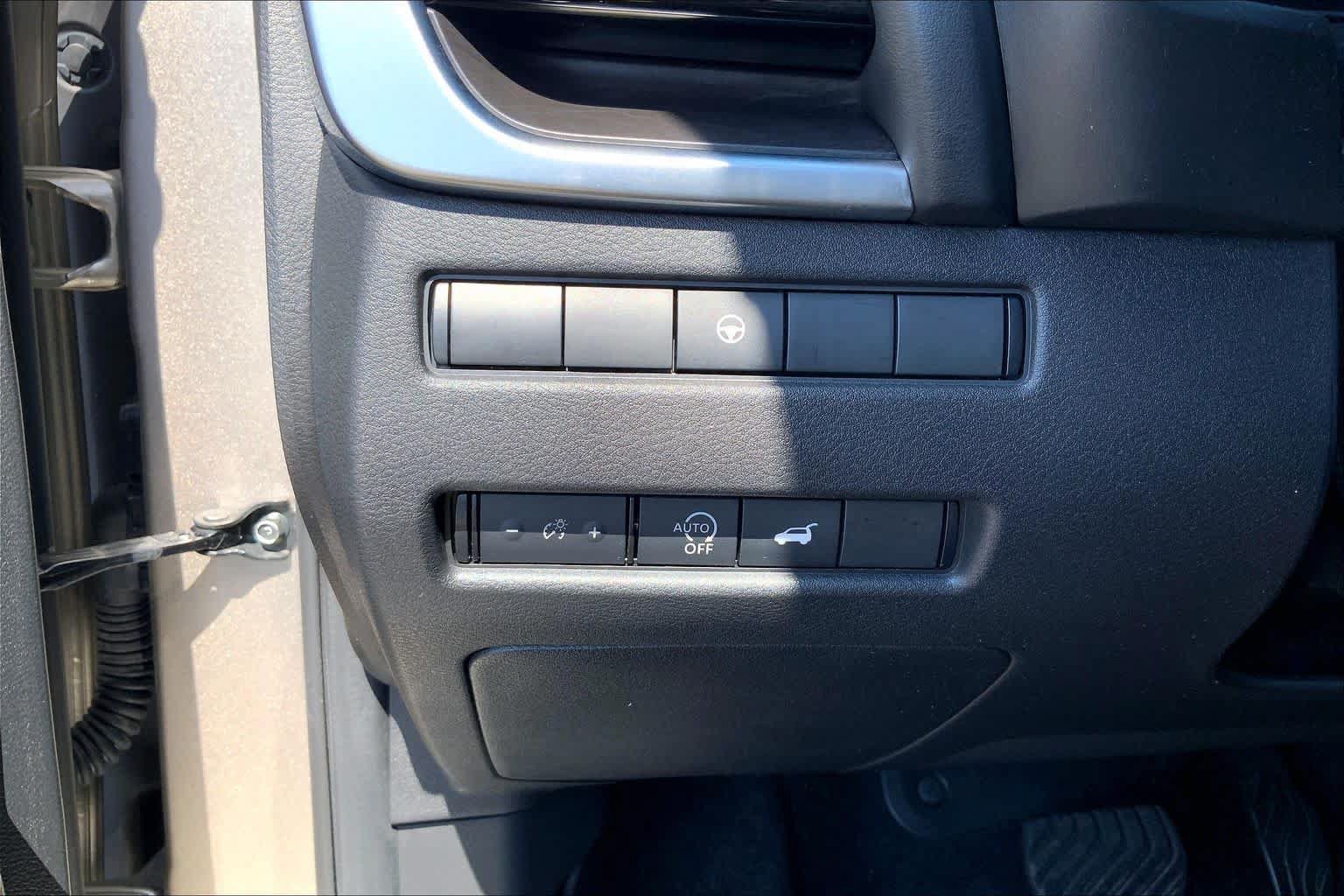 Used 2023 Nissan Rogue Platinum FWD image 36