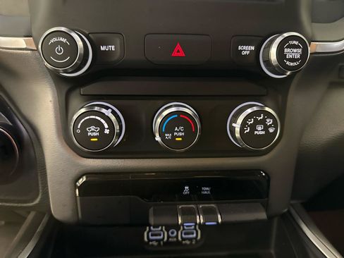 Used 2020 RAM 1500 Big Horn RWD image 22