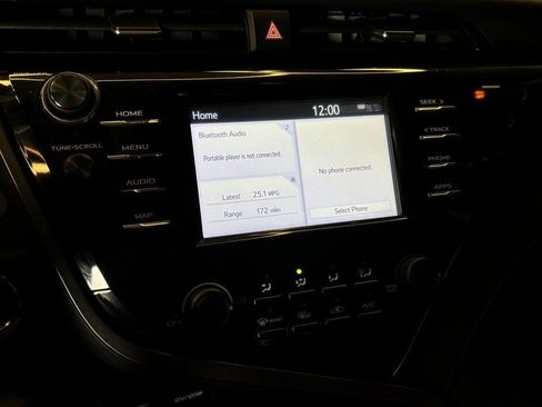 Used 2019 Toyota Camry LE w/ Convenience Package FWD image 13