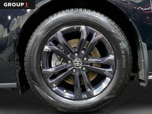 Used 2024 Toyota Sienna XSE w/ XSE Plus Package AWD/4WD image 11