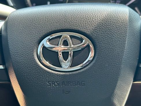 Used 2022 Toyota Highlander Limited AWD/4WD image 40