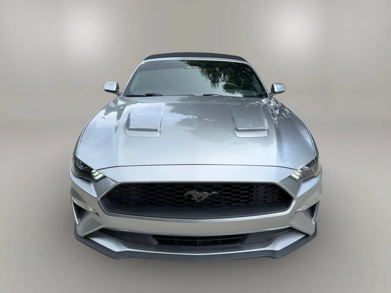 Used 2021 Ford Mustang Premium RWD image 3
