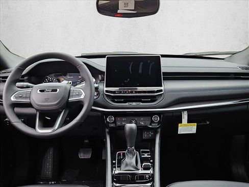 New 2026 Jeep Compass Latitude image 14