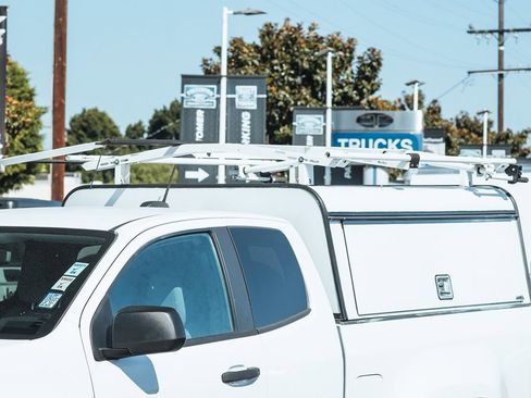 Used 2021 Chevrolet Colorado W/T w/ WT Convenience Package image 3