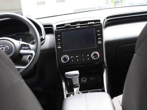 Used 2024 Hyundai Tucson SE AWD/4WD image 10
