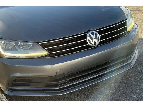Used 2017 Volkswagen Jetta SE image 30