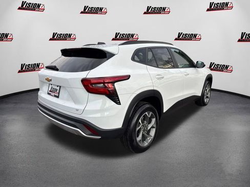 Used 2024 Chevrolet Trax LT w/ Driver Confidence Package image 5