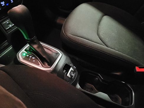 Used 2020 Jeep Renegade Altitude FWD image 26