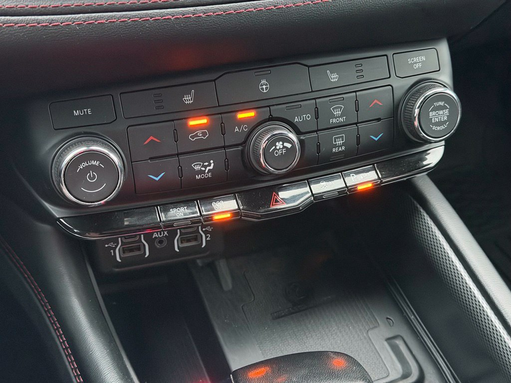 Used 2021 Dodge Durango R/T w/ Blacktop Package AWD/4WD image 21