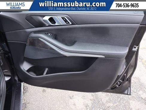 Used 2022 BMW X5 xDrive40i w/ Parking Assistance Package AWD/4WD image 39