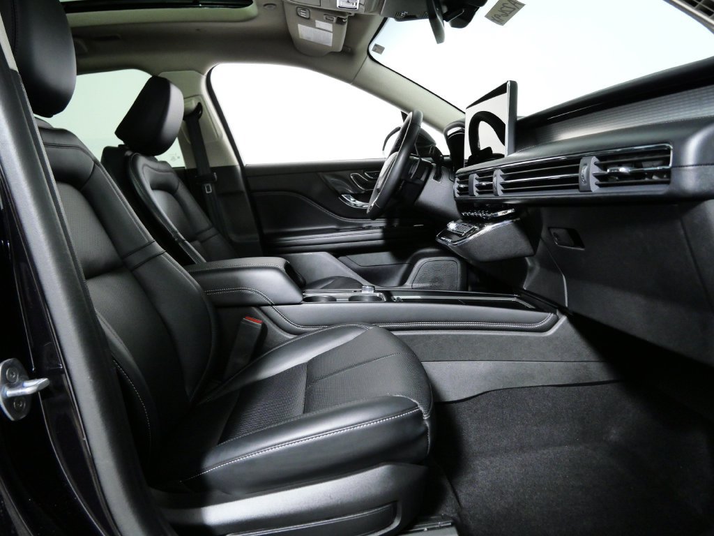 Certified 2023 Lincoln Corsair AWD w/ Equipment Group 101A image 9