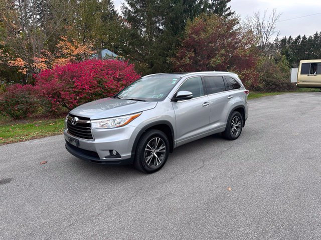 Used 2016 Toyota Highlander XLE AWD/4WD image 7