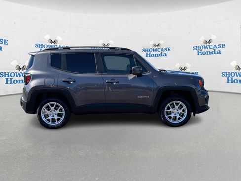 Used 2019 Jeep Renegade Latitude w/ Popular Equipment Group image 9