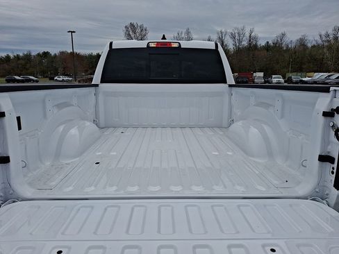 New 2026 RAM 1500 4x4 Crew Cab image 21