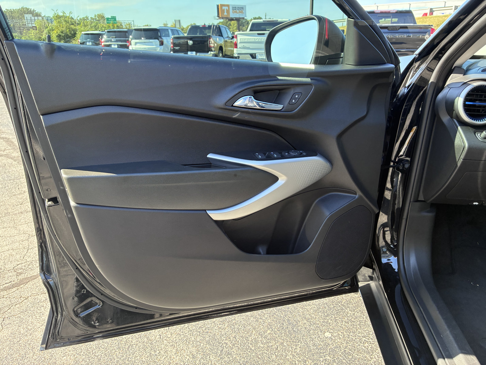 Used 2026 Chevrolet Trax LS FWD image 26