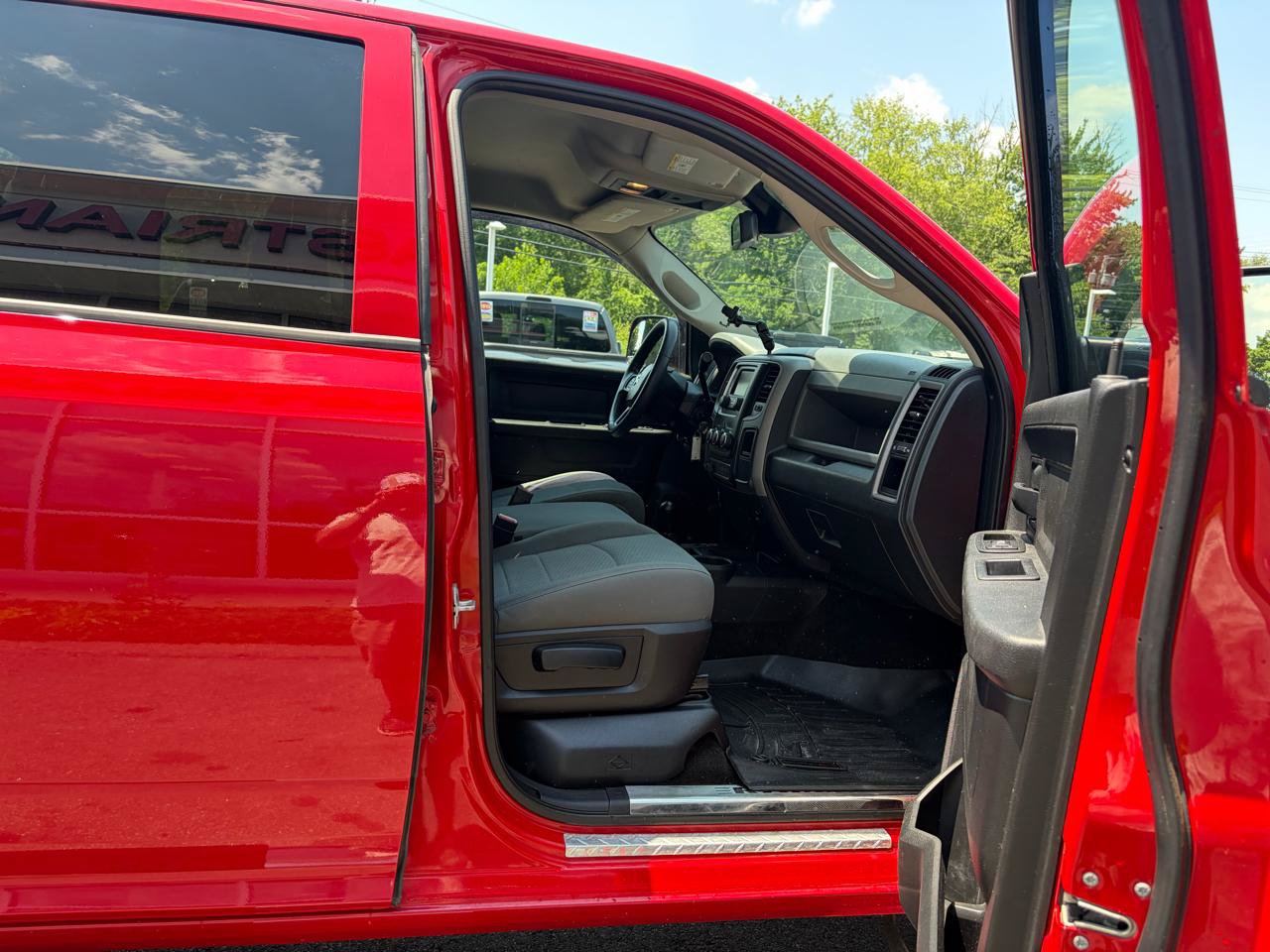 Used 2016 RAM 2500 Tradesman w/ Chrome Appearance Group AWD/4WD image 45