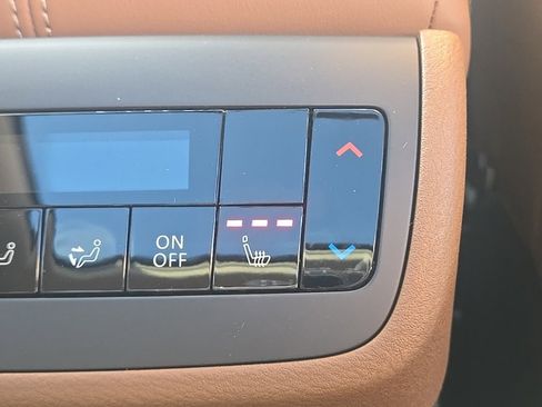 New 2025 Nissan Pathfinder Platinum image 38