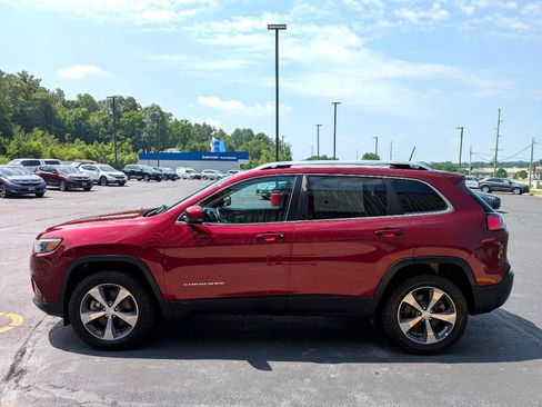 Used 2019 Jeep Cherokee Limited w/ Luxury Group image 5
