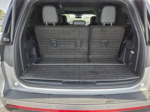 Used 2024 Lincoln Navigator Reserve AWD/4WD image 19