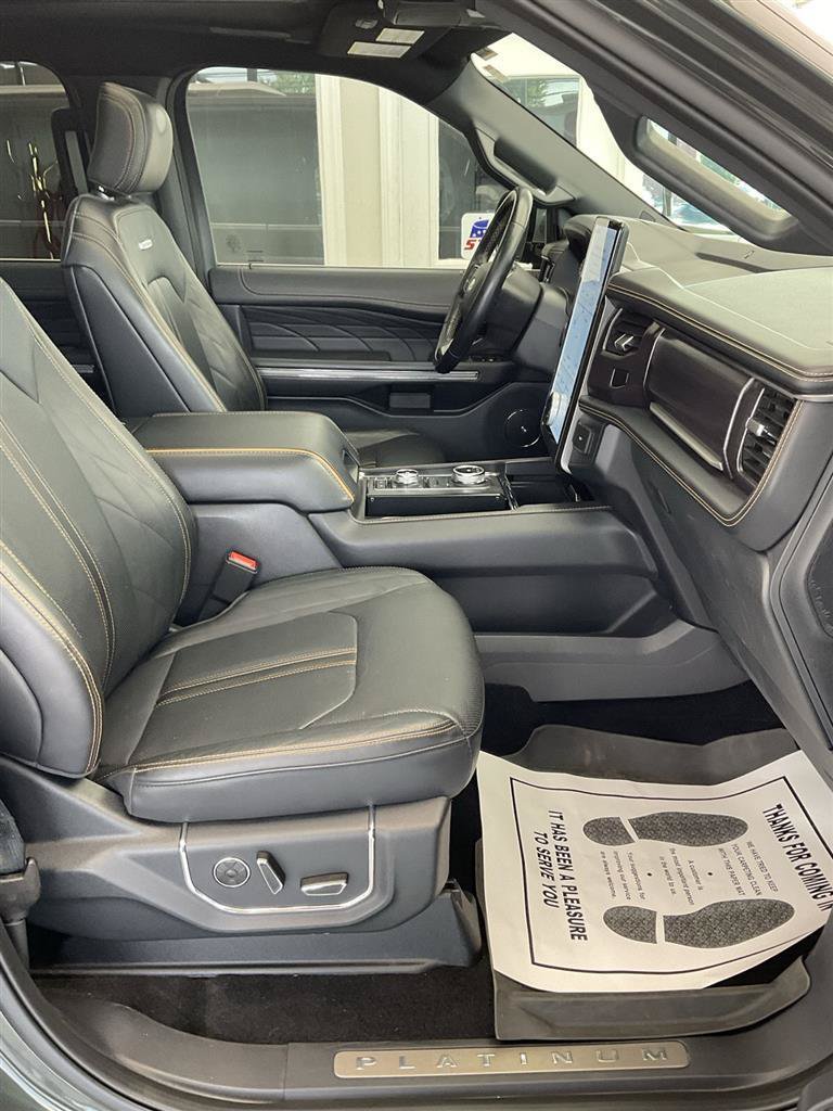 Used 2022 Ford Expedition Platinum AWD/4WD image 11