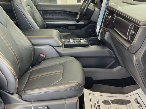 Used 2022 Ford Expedition Platinum AWD/4WD image 11