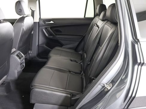 Used 2021 Volkswagen Tiguan SE AWD/4WD image 33
