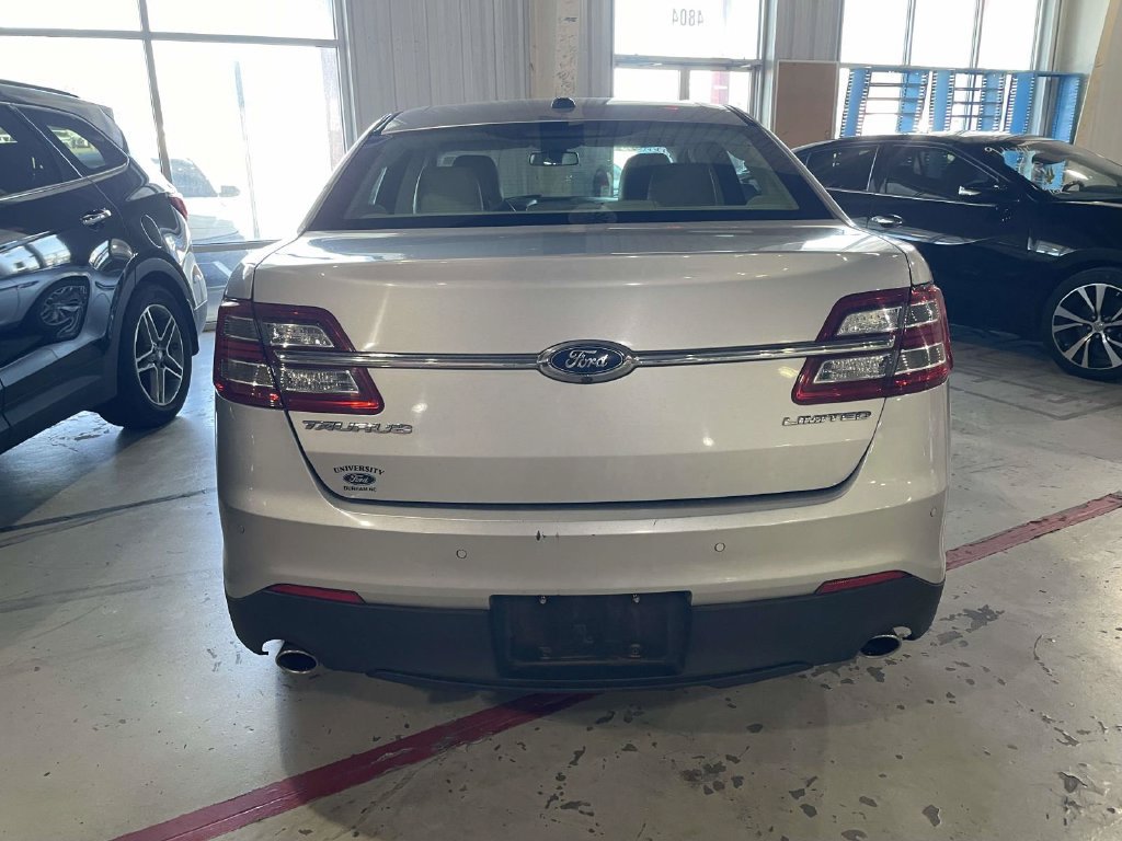 Used 2019 Ford Taurus Limited FWD image 5