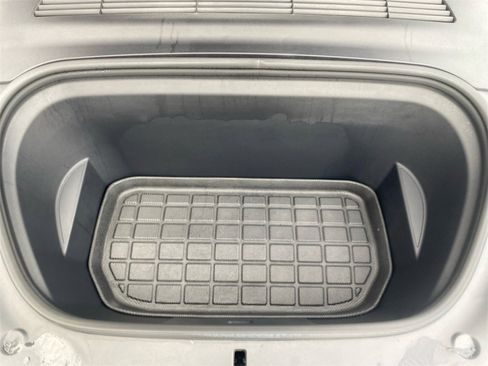 Used 2023 Tesla Model Y Performance image 25