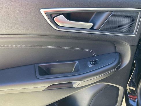 Used 2024 Ford Edge Titanium image 12