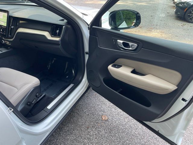 Certified 2026 Volvo XC60 B5 Plus AWD/4WD image 14