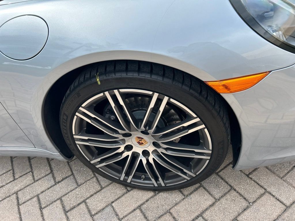 Used 2014 Porsche 911 Carrera 4 AWD/4WD image 9