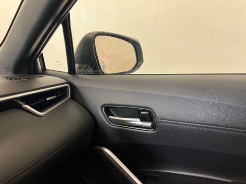 Used 2024 Toyota Corolla Cross XSE image 31